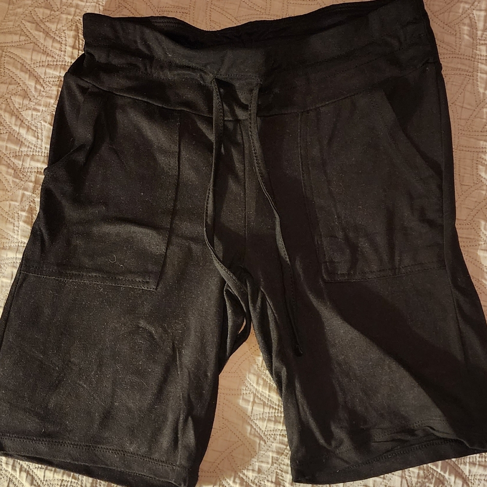 Black shorts, M, Love Streak, Black, front pockets, draw string